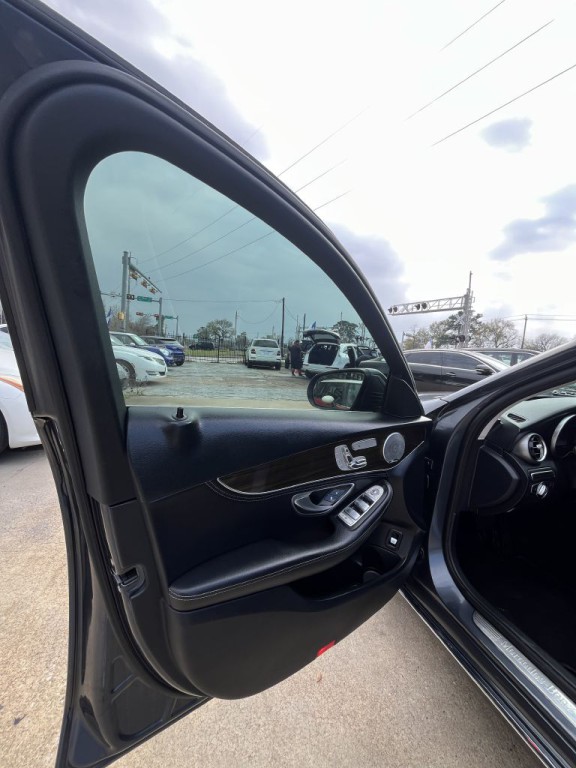 2016 Mercedes-Benz C-Class Image 28