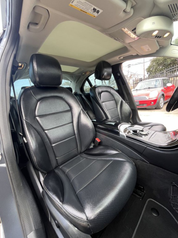 2016 Mercedes-Benz C-Class Image 29