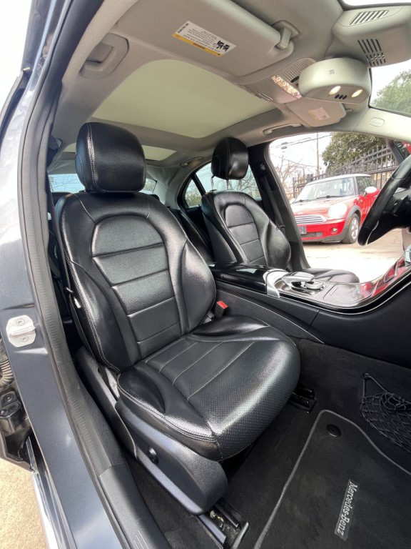 2016 Mercedes-Benz C-Class Image 30