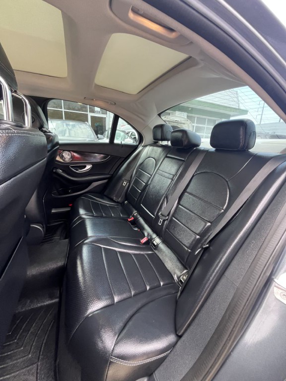 2016 Mercedes-Benz C-Class Image 32