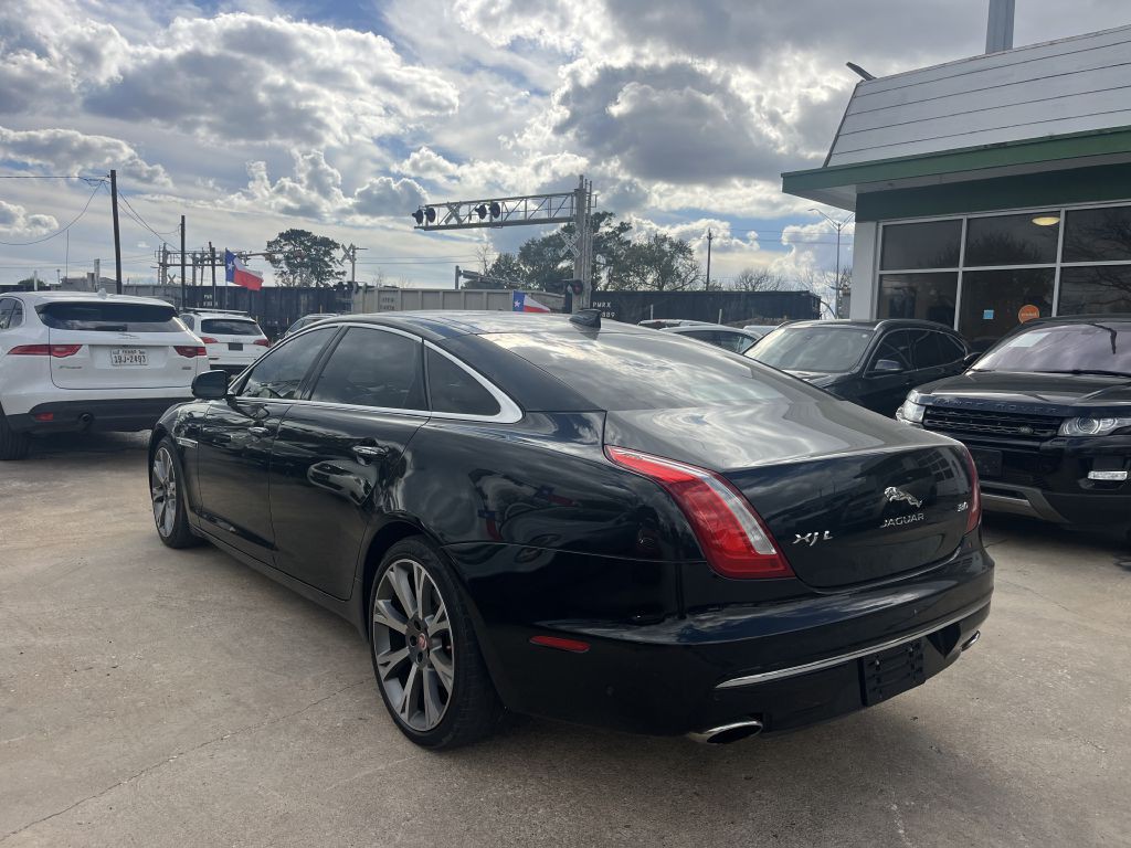 2016 Jaguar XJ Image 4