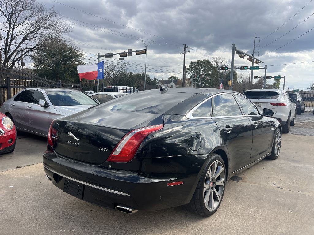 2016 Jaguar XJ Image 6