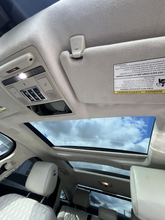 2016 Jaguar XJ Image 22