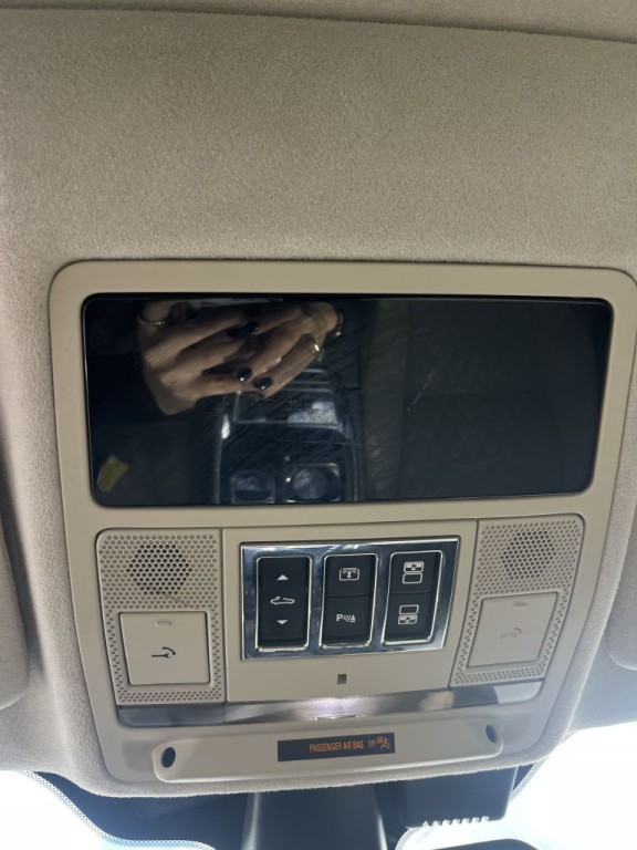 2016 Jaguar XJ Image 23