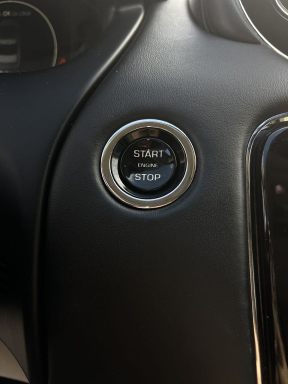 2016 Jaguar XJ Image 24