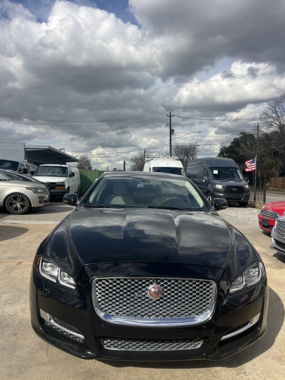 2016 Jaguar XJ Image 51