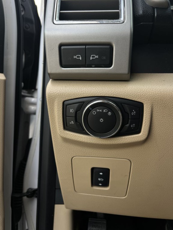 2016 Ford F-150 Image 32