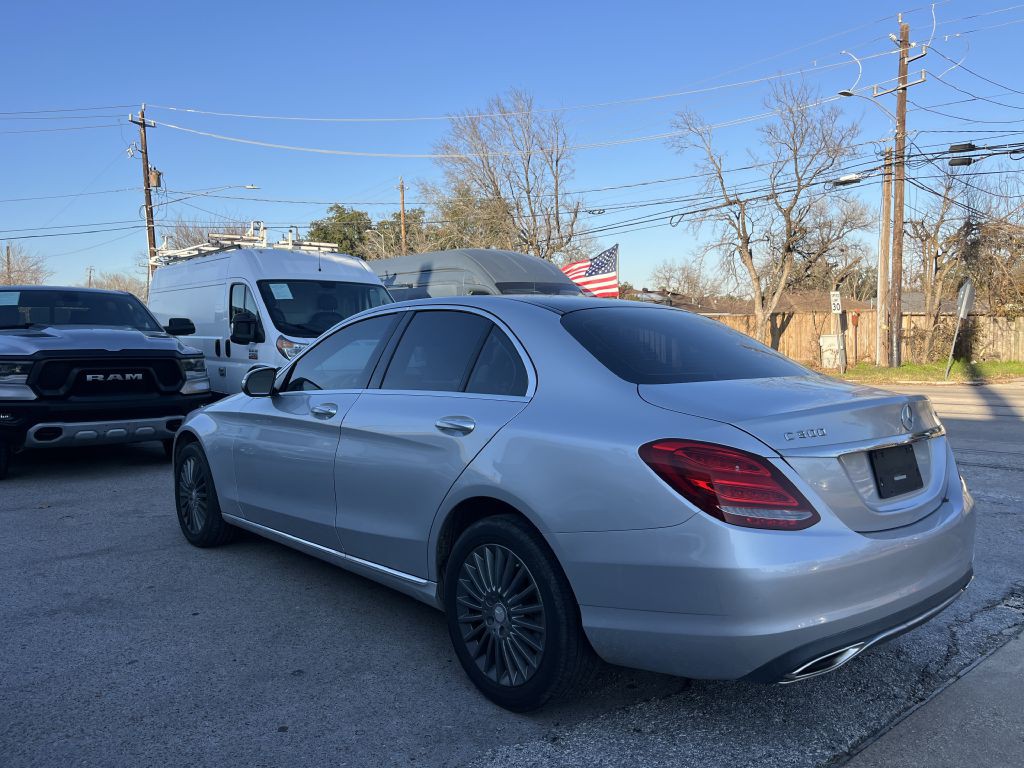 2015 Mercedes-Benz C-Class Image 3