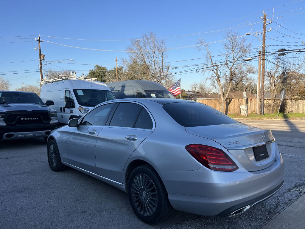 2015 Mercedes-Benz C-Class Image 18