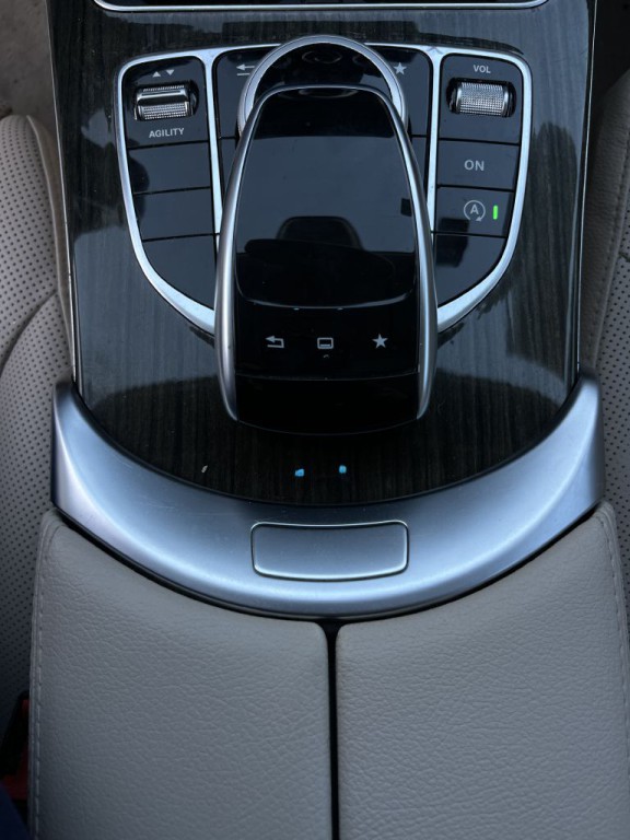 2015 Mercedes-Benz C-Class Image 25