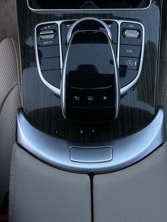 2015 Mercedes-Benz C-Class Image 26