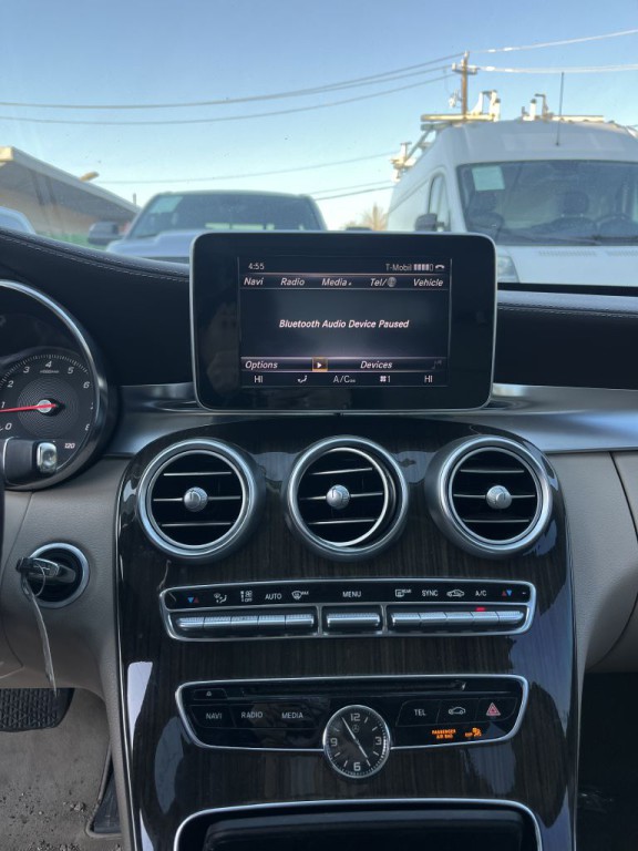 2015 Mercedes-Benz C-Class Image 32