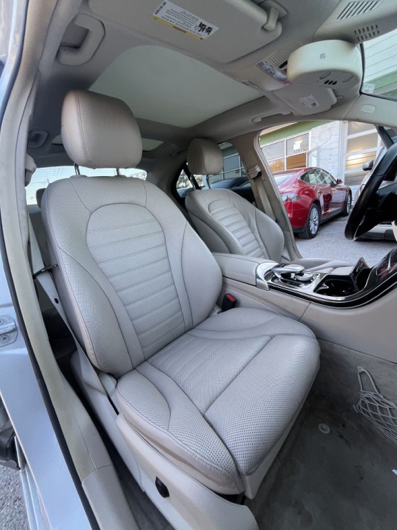 2015 Mercedes-Benz C-Class Image 33