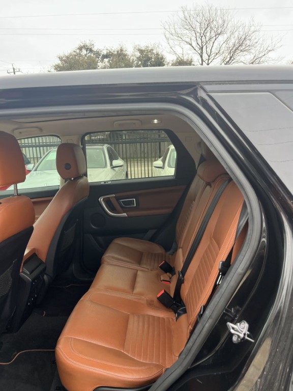 2016 Land Rover Discovery Sport Image 12