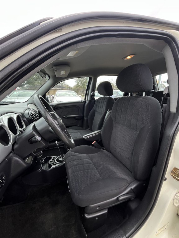 2005 Chrysler PT Cruiser Image 6