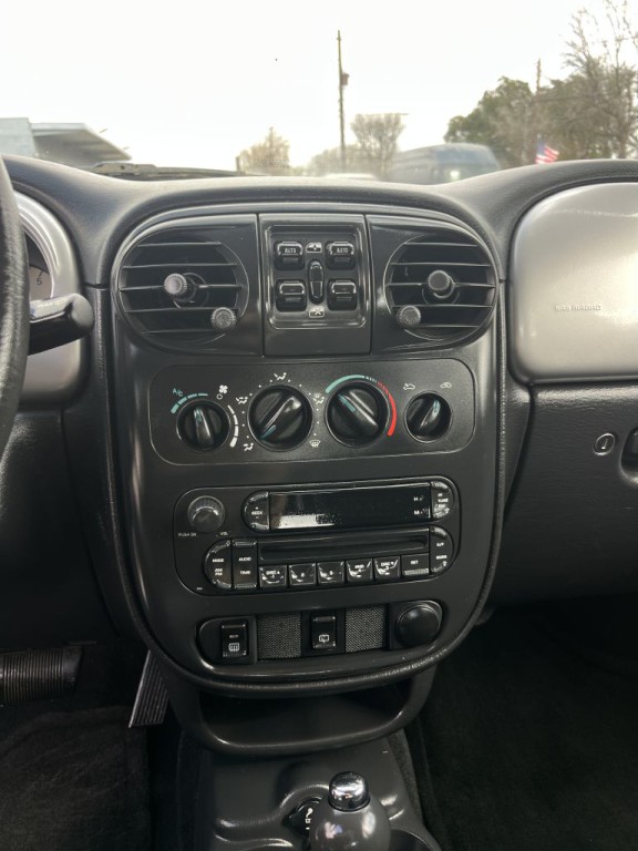 2005 Chrysler PT Cruiser Image 14
