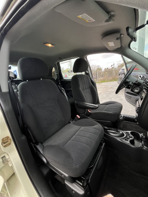 2005 Chrysler PT Cruiser Image 21