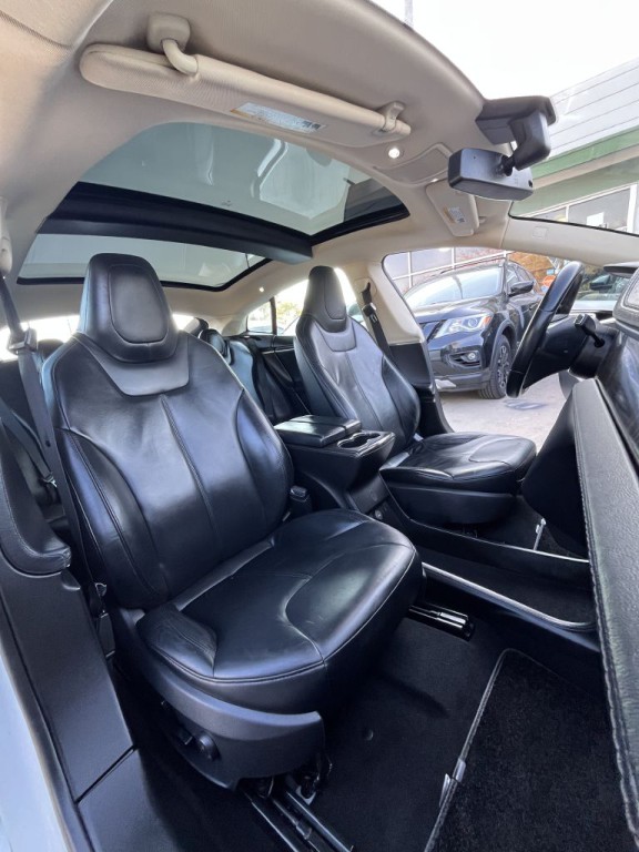 2013 Tesla Model S Image 11