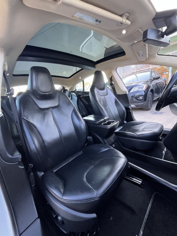 2013 Tesla Model S Image 12