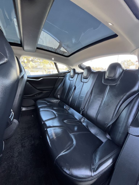 2013 Tesla Model S Image 14