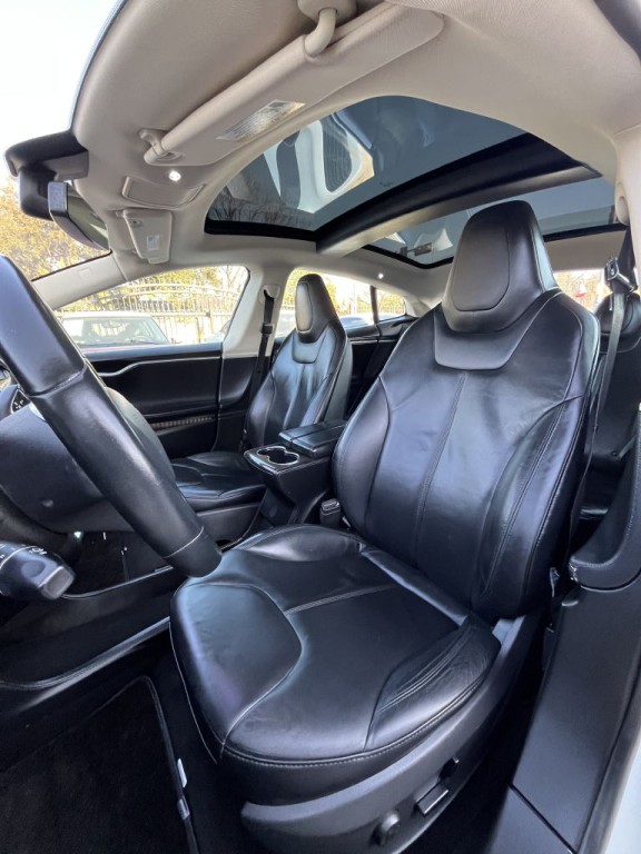2013 Tesla Model S Image 15