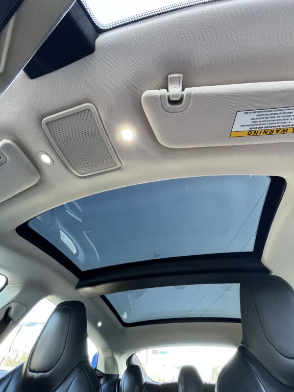 2013 Tesla Model S Image 24