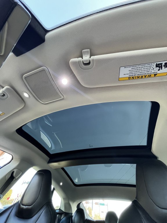 2013 Tesla Model S Image 25