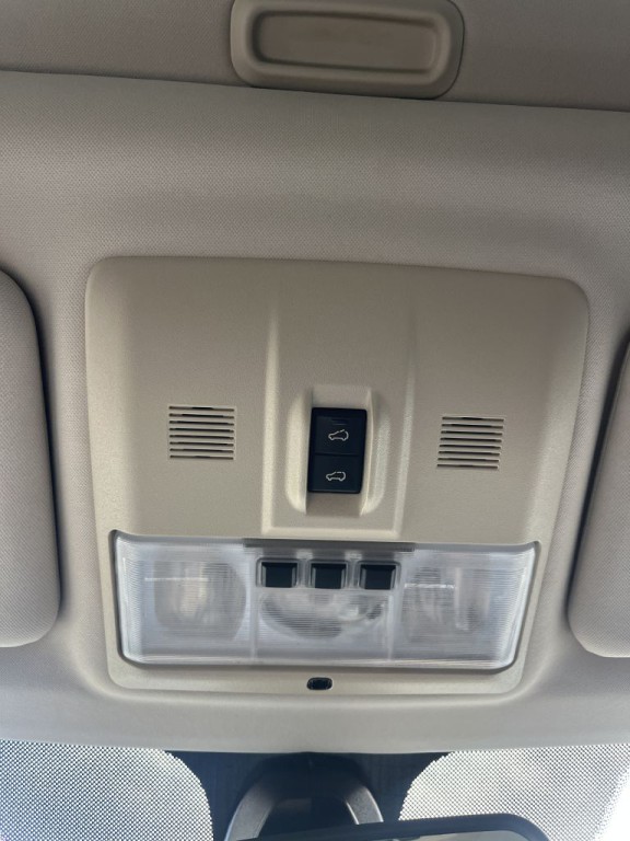 2012 Land Rover Range Rover Sport Image 24