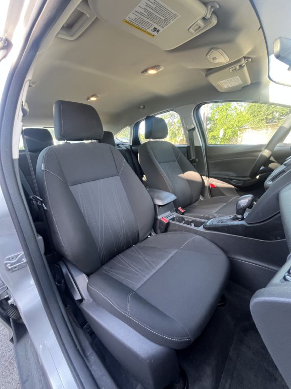 2017 Ford Focus Image 9