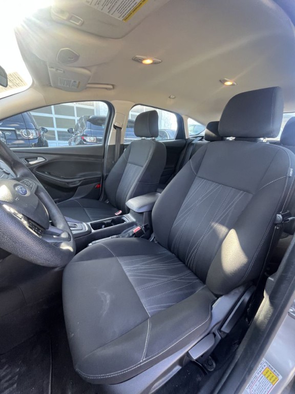 2017 Ford Focus Image 12