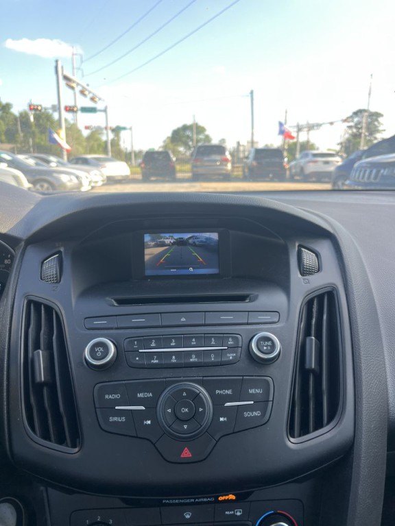 2017 Ford Focus Image 15