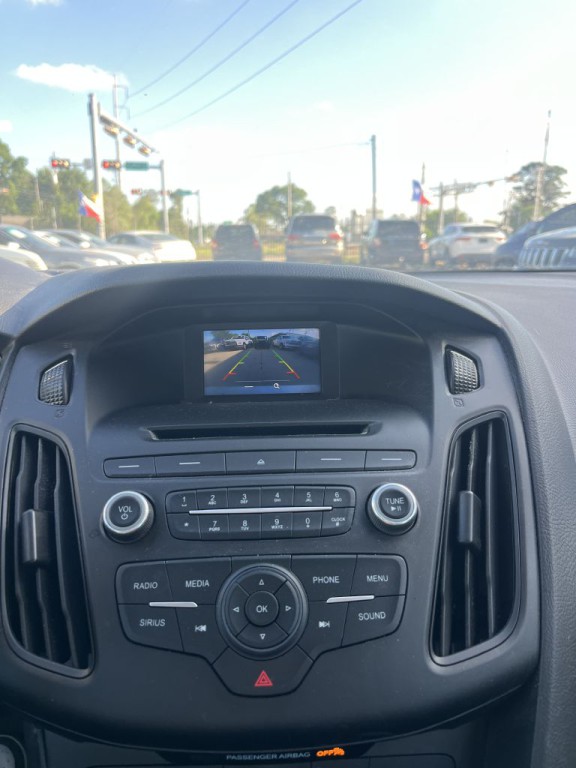 2017 Ford Focus Image 16