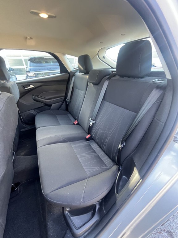 2017 Ford Focus Image 21