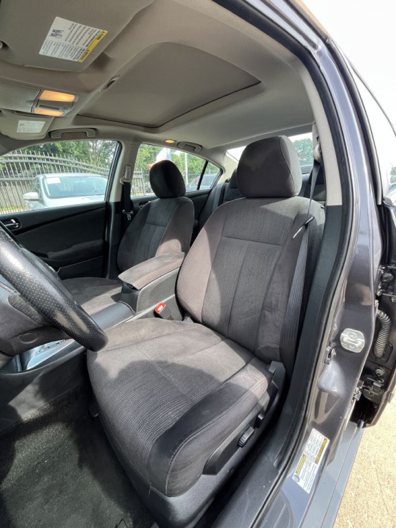 2012 Nissan Altima Image 19