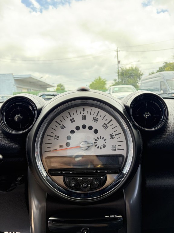 2013 MINI Cooper Image 14