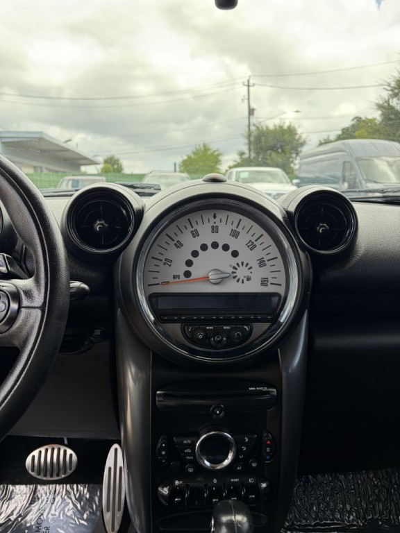 2013 MINI Cooper Image 16