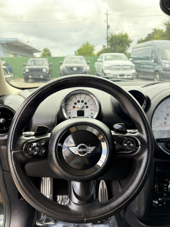 2013 MINI Cooper Image 21