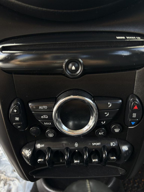 2013 MINI Cooper Image 49
