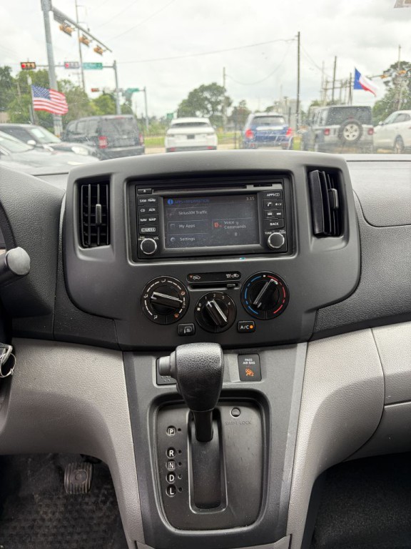 2017 Nissan NV200 Image 14