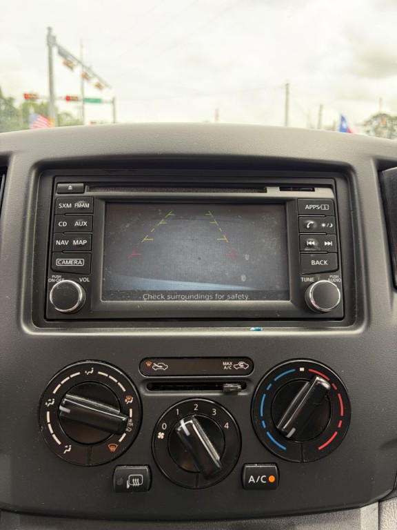 2017 Nissan NV200 Image 18