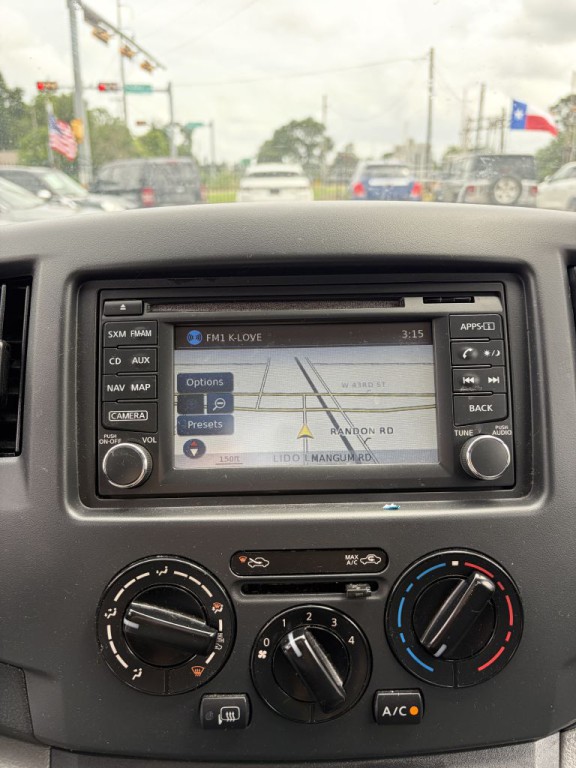 2017 Nissan NV200 Image 20