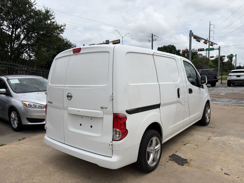 2017 Nissan NV200 Image 33