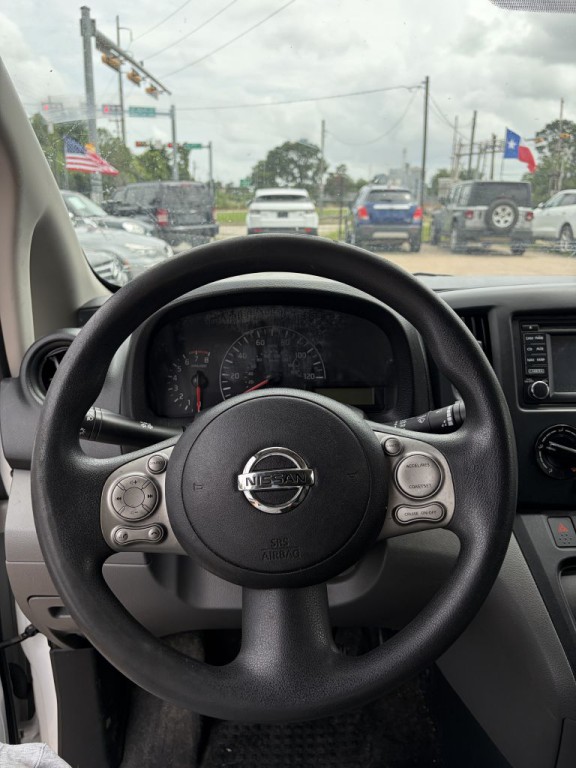 2017 Nissan NV200 Image 36