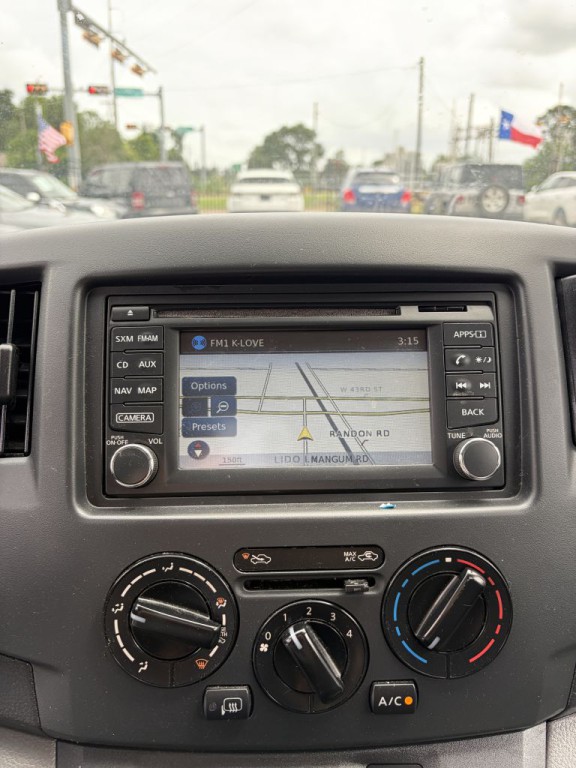 2017 Nissan NV200 Image 46