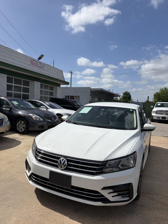 2018 Volkswagen Passat Image 3
