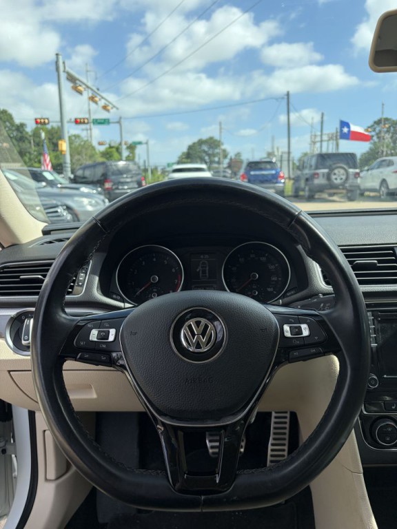 2018 Volkswagen Passat Image 8