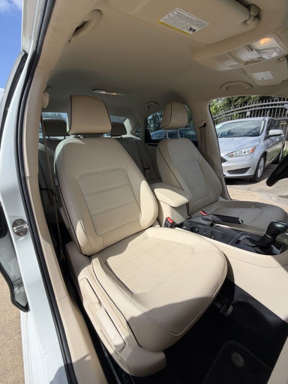 2018 Volkswagen Passat Image 12
