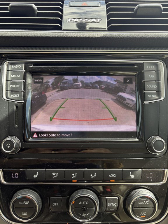 2018 Volkswagen Passat Image 16