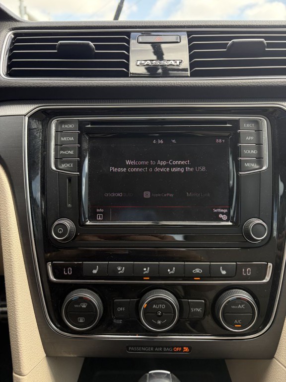 2018 Volkswagen Passat Image 20