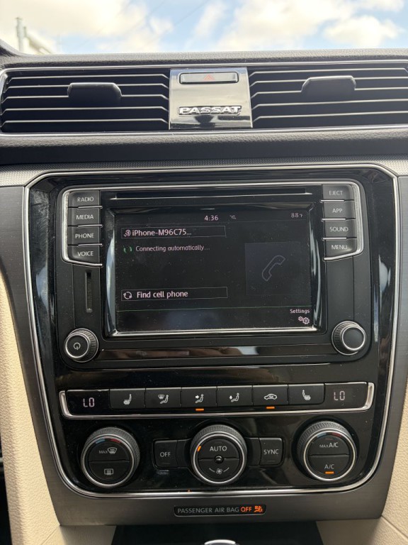 2018 Volkswagen Passat Image 21